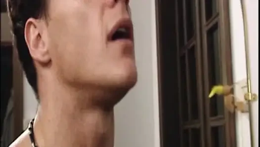 Ateşli Kızlar Vahşi BDSM Seanslarında Domine Ediyor