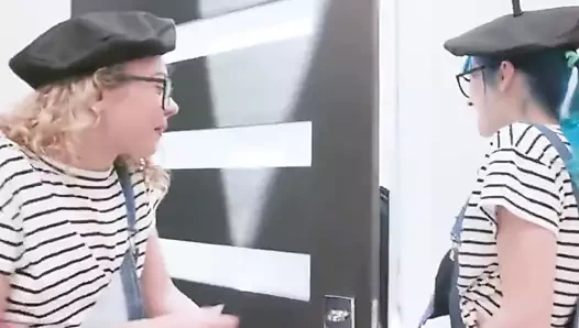 Pov çift bffs seksi s takım yukarı için emmek bir dev horoz lezbiyen c