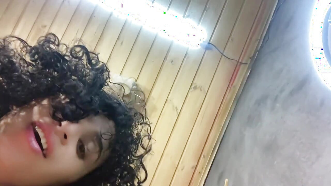 Götümde ateşle uyandım