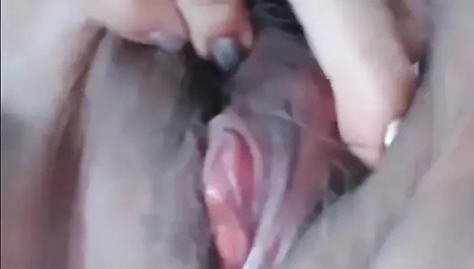 Kıllı amcığımı parmaklıyorum klitoris