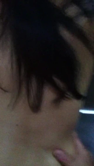 Cogiendo en la ventana del hotel