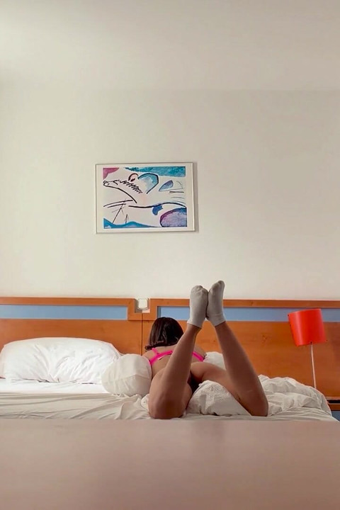 Kadın Otel Odasında Kaydediliyor