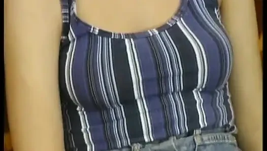 Amatör genç kız kahve içmek için evine geliyor