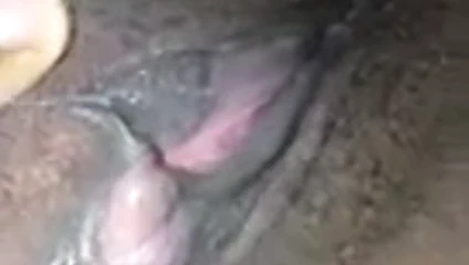 Facebook arkadaşım bana fışkırtmasının videosunu gönderiyor