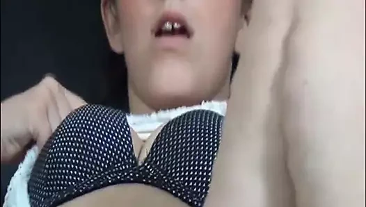 Kız arkadaşım Michaela utangaç olmasına rağmen sürpriz olsun