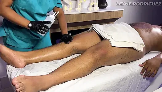 Leyne Rodriguez ile kaygan ve şehvetli tam vücut nuru jel masajı
