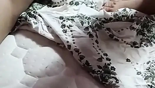 Faslı bir fahişe otelde büyük yaraklı Tunuslu bir adam tarafından sikiliyor