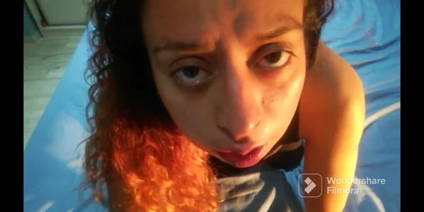 Derin gırtlak latin üniversiteli itaatkar kız