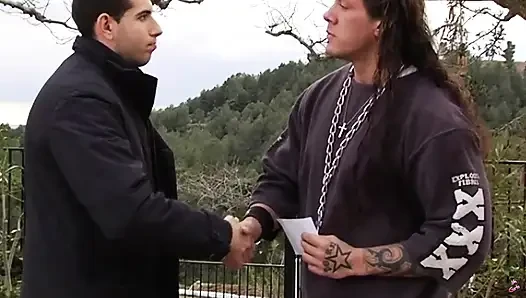 Kocam bana seks için başka bir adam buldu.