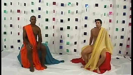 Rüya gibi üçlü için gerçek dışı bir ortam