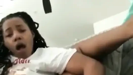 Solo mastürbasyon dildo ile amımı sikiyor yoğun fışkırtma orgazmları