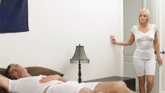 Mormon üvey kız düğünden önce üvey babasıyla amcık bekaretini kaybediyor - mormongirlz