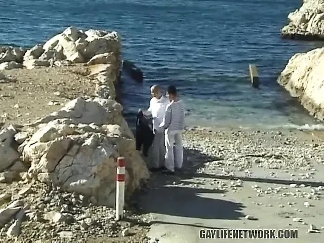 Twink plajda sikiliyor