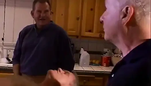 Karımı kulübü: sikişen evli kadın #84