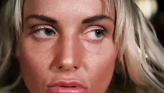 Doyumsuz olgun orta yaşlı seksi kadınlar karanlık arzuları tatmin ediyor