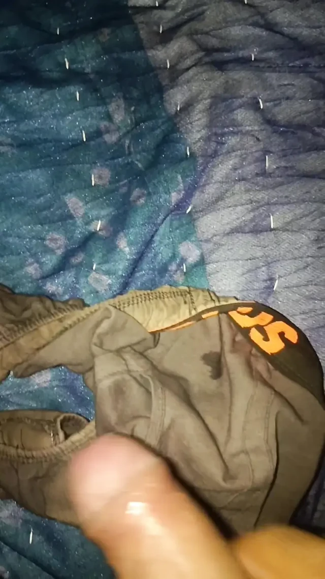 Desi çekirdek Hintli desi lund en güzel çekirdek evde tek başına ve uzun süre yarağımda herhangi bir aşkı kontrol edemiyor