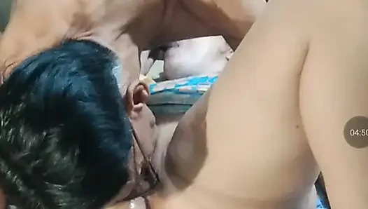 Beni terk etmeden önce sevişiyoruz