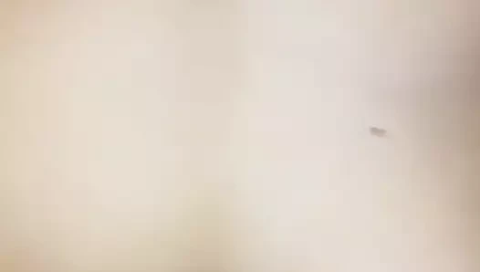 Sie wird hart gefickt und die Titten wackeln