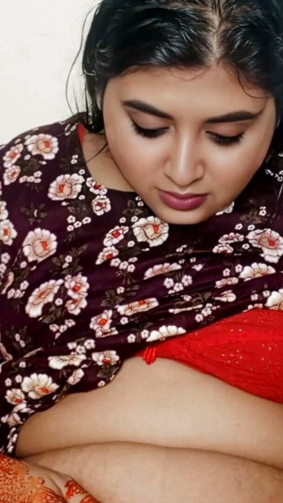 Hikaye anlatırken Nadiya'nın sütünü sıktım - Ateşli Bangladeşli Çift | Bölüm 1