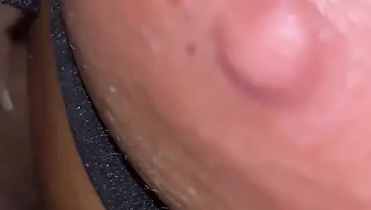 Bu bombanın üzerinde emmeyi sevmek zorunda af ninnys