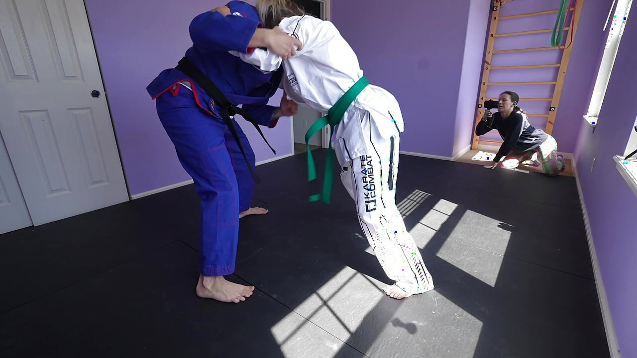 Bts lora cross v andy savage seks güreşi