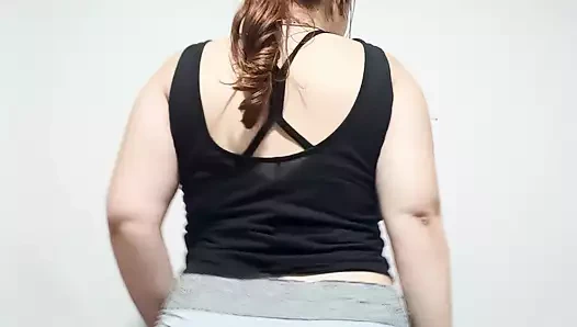 Tombul Nicole'ün göğüsleri şişmiş!