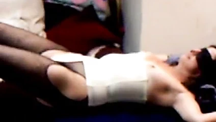 Evli kadın 9 inç alıyor