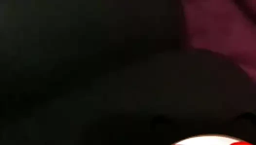 kız gösteren onu kedi ve göğüsler