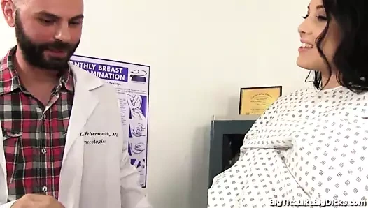 Göğüs muayenesi sertleşiyor!