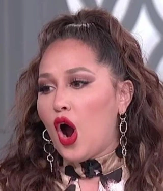 Adrienne bailon döngü #13