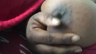 Büyük abanoz göğüsler