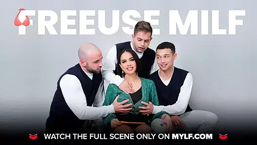 Mylf - file çoraplı ateşli sarışın orta yaşlı seksi kadın kendini genç bir delikanlının yarağıyla şımartıyor