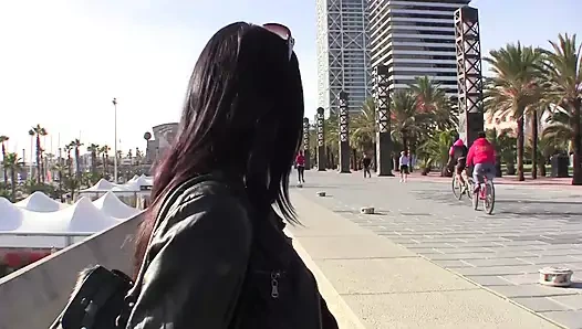 Sikişmek için harika bebeği tavlıyor