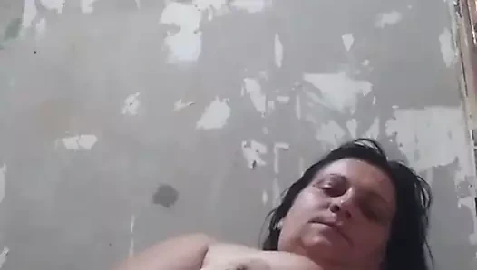 Olgun kıllı kedi mastürbasyon üzerinde kamera