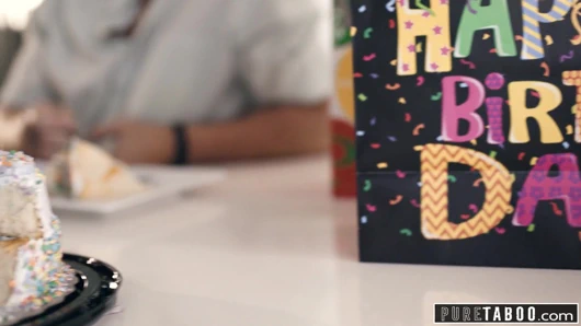 Saf Tabu - Sapık Ebeveynler, Gencin Değiştirildiğini Ortaya Koyuyor