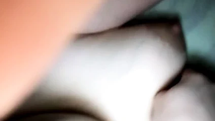 Rus kız görüntülü sohbette her şeyi gösterdi