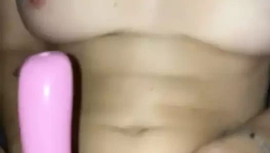 Hepsini göğüslerime boşal