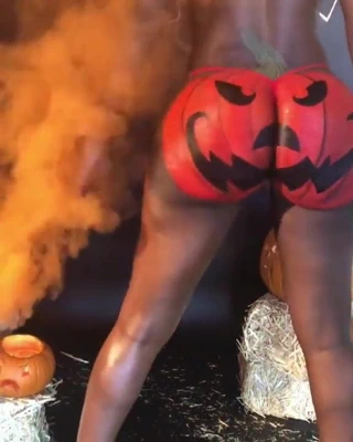 Negra en hallowen