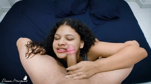 Yarağını emerken gözlerinin içine bakmayı seviyorum