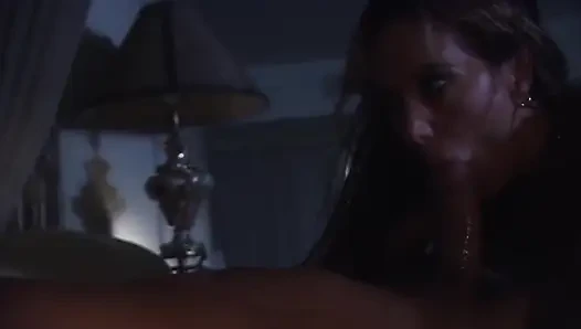 Üvey anne her zaman azgındır, bu yüzden asla yalnız bir gece geçirmeyecek