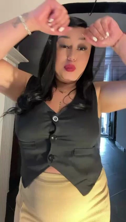 Tombul gril'in tik tok yarağına ihtiyacı var