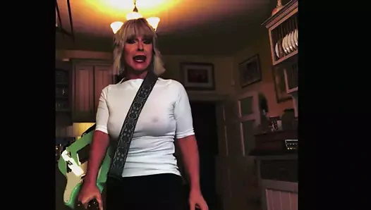 Toyah wilcox – beyaz bluzlu sütyensiz