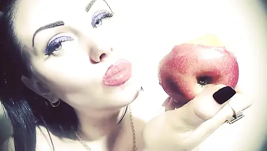 Seksi pembe dudaklar ve juisy apple