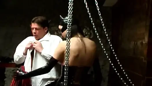 Edepsiz Fransız fahişelerle BDSM eylemi