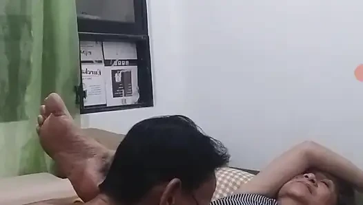 Sikişmeyi seviyor
