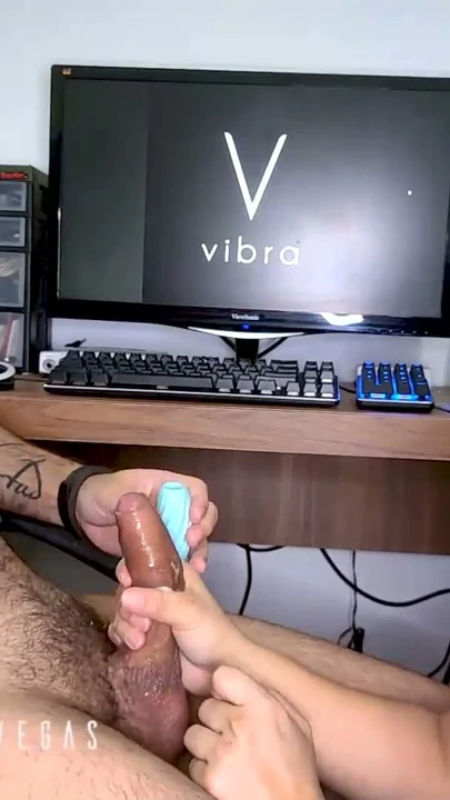 Porno oyuncusu Selena Vega size mastürbasyon için erkek seks oyuncağı gösteriyor | Bölüm 3