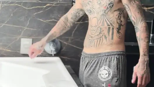 Benden biraz bahsedecek