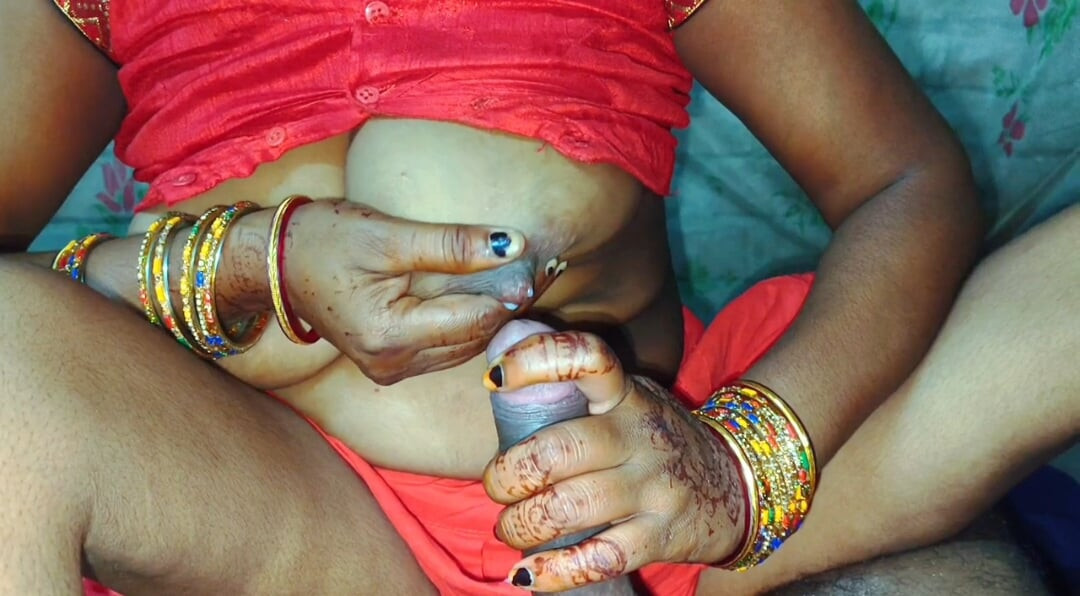 Bhabhi ne bhaiya ka kala lund chuss ke chut me land dal liya.indian desi bolwjob sexy video.big boobs wali aunty ko unkal ne raa