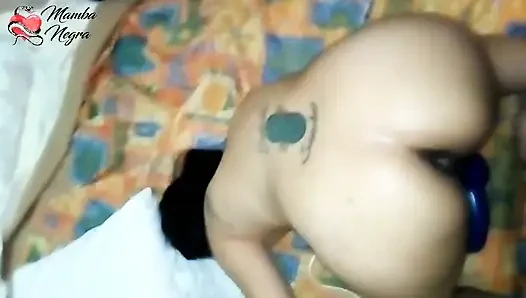 Onu yağlaması ve götüme sokması için oral seks yapıyorum