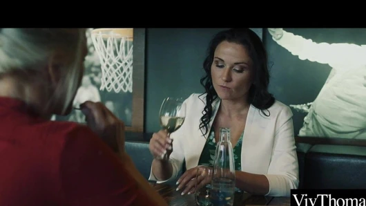 Busty milf güzellikler sürücü her diğer vahşi